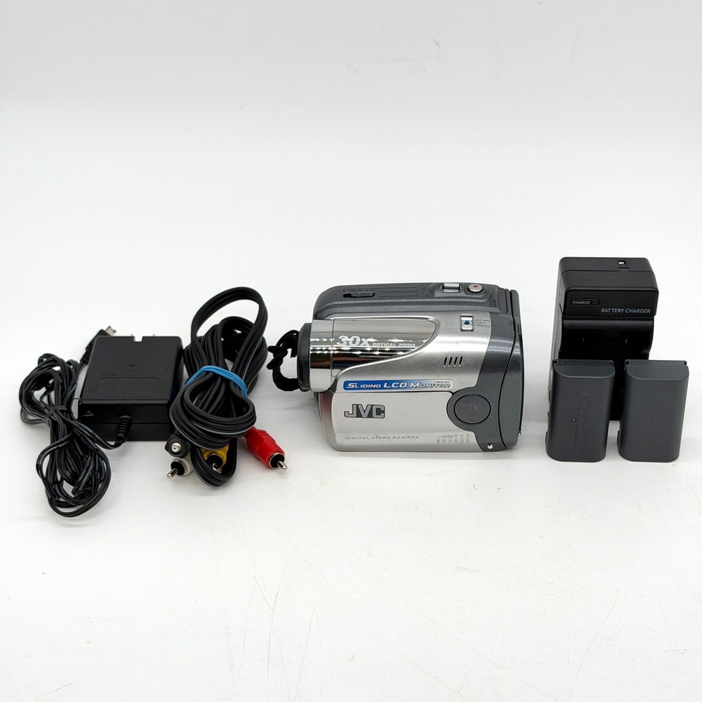 JVC GR-DA30U MiniDV Digital Video Camera Camcorder 30x Optical Zoom Bundle
